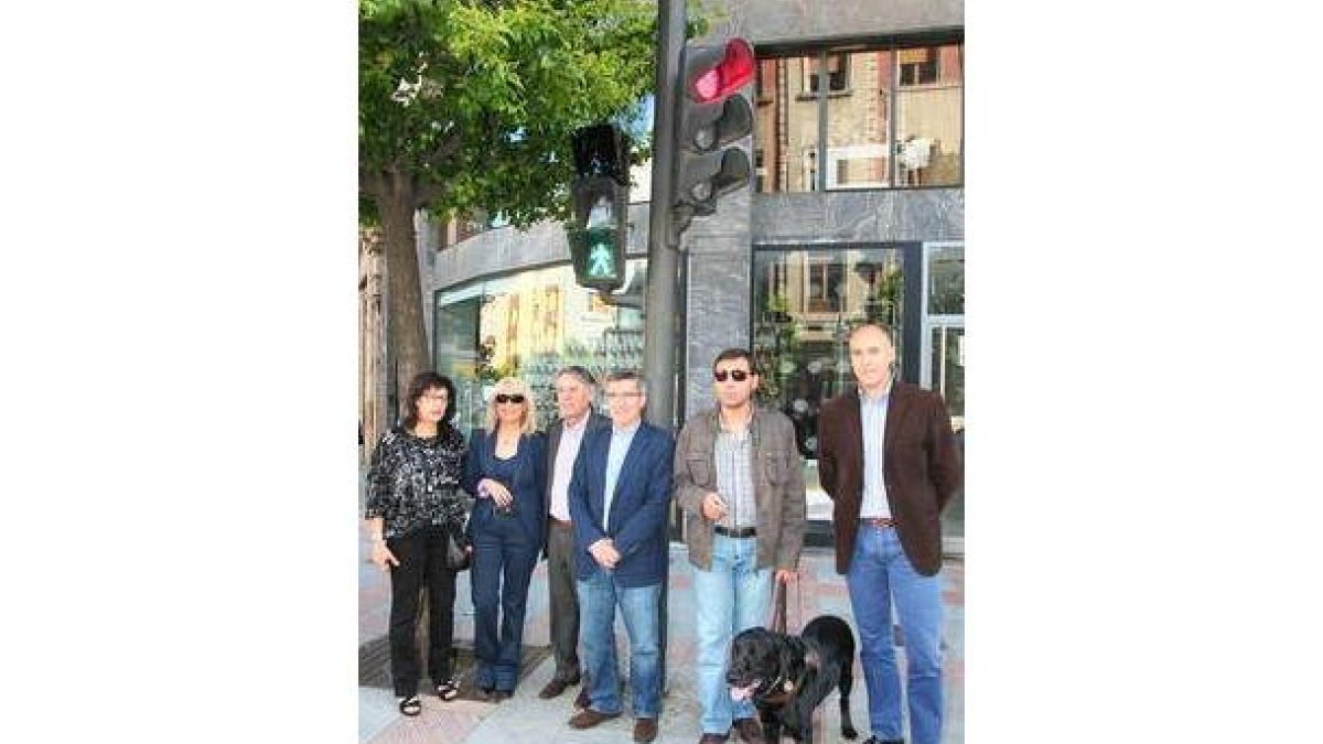 Teresa Gutiérrez, Asunción Fernández, Francisco Álvarez, Francisco Fernández, un usuario y J.A Díez.