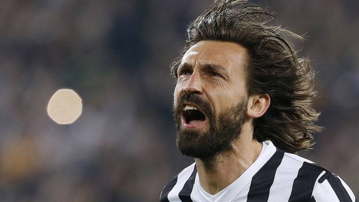 Andrea Pirlo celebra un gol de la Juventus en la Liga Europa.