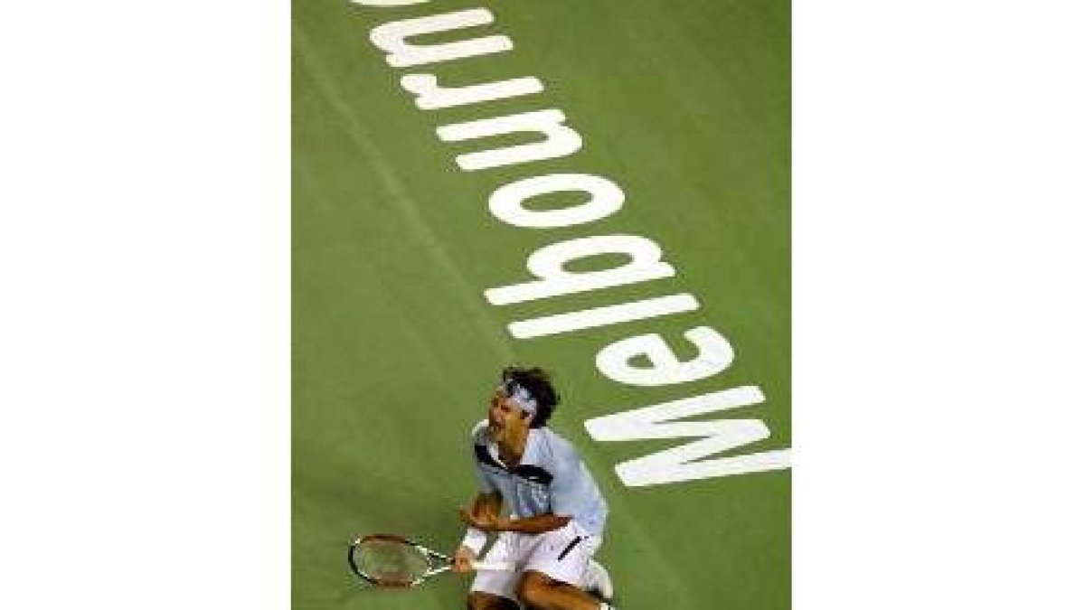 Federer da rienda suelta a su alegría tras ganar el Open de Australia
