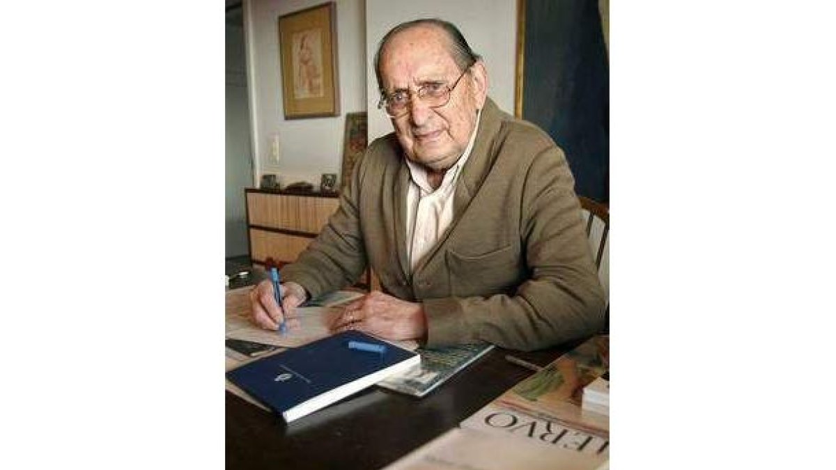 Miguel Delibes «dignificó nuestra condición de niños de pueblo». Carta manuscrita del es