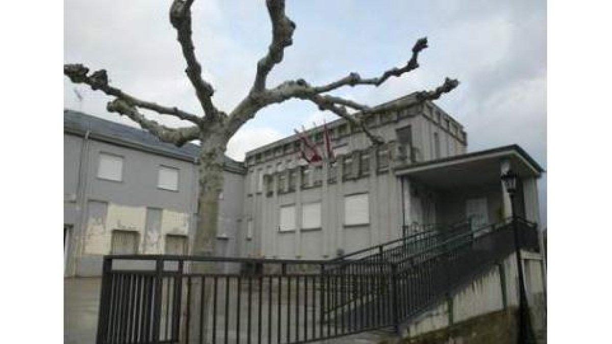 La vivienda ofertada está al lado del Ayuntamiento de Arganza