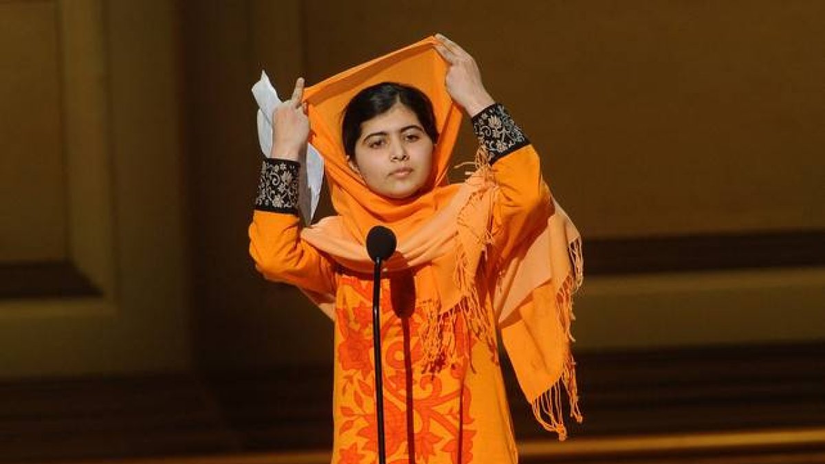 Malala Yousafzai recoge un galardón por su labor, el pasado 11 de noviembre en Nueva York.