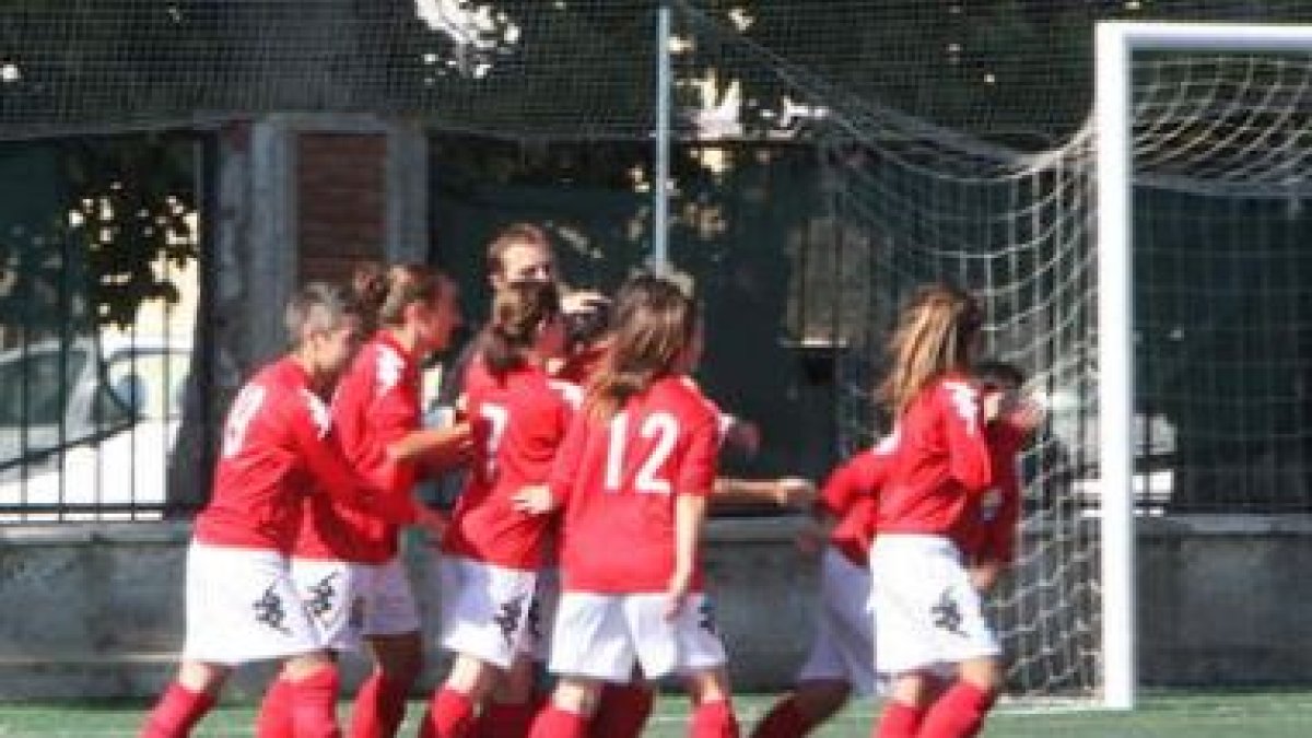 Las jugadoras leonesas volvieron a la senda de las victorias a costa del Erizana.