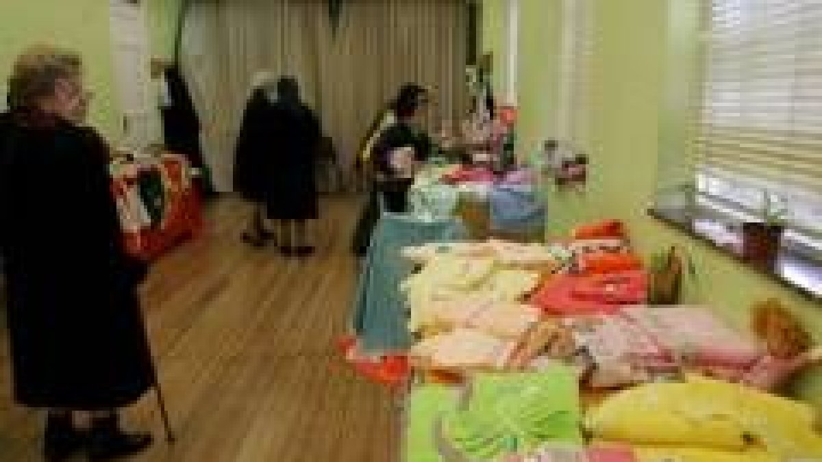 Todo lo que se vendía en el rastrillo fue realizado por los voluntarios