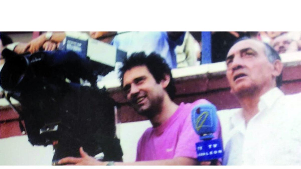 Felipe Zapico, en una retransmisión para su programa. ARCHIVO F. ZAPICO