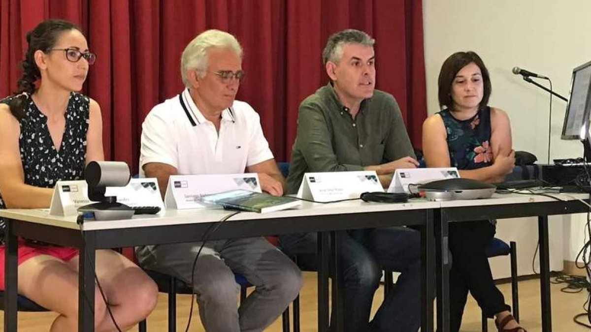 Fernández, Rodríguez, Vega y Abad, ayer en el aula. UNED