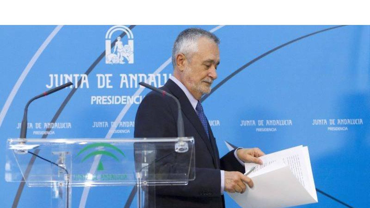 José Antonio Griñán, tras confirmar su dimisión como presidente de la Junta de Andalucía a finales de agosto.