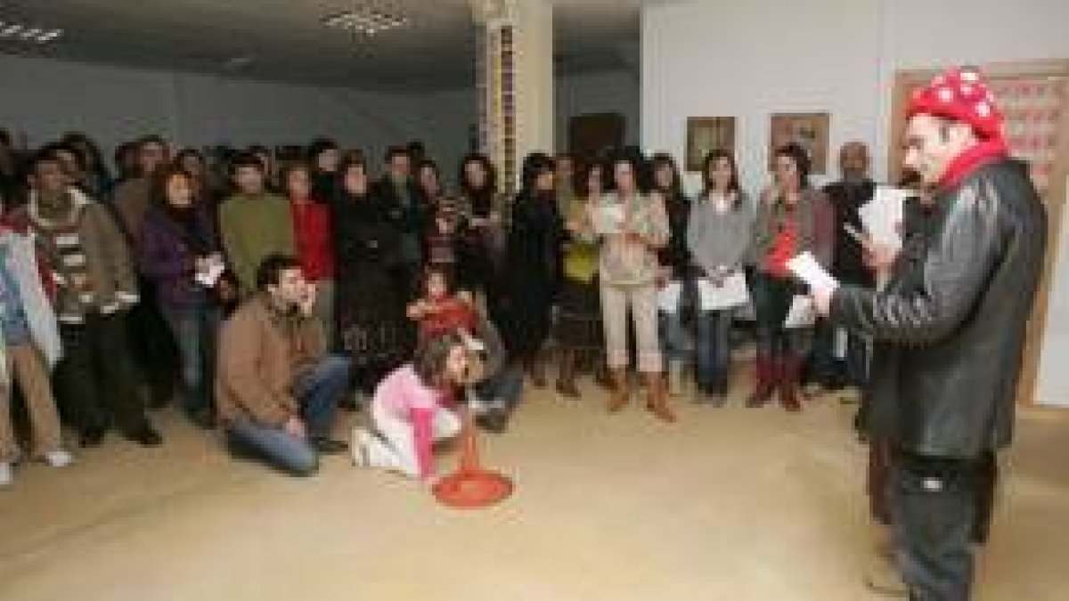 Más de medio centenar de personas participaron ayer en un sentido homenaje a José Céspedes