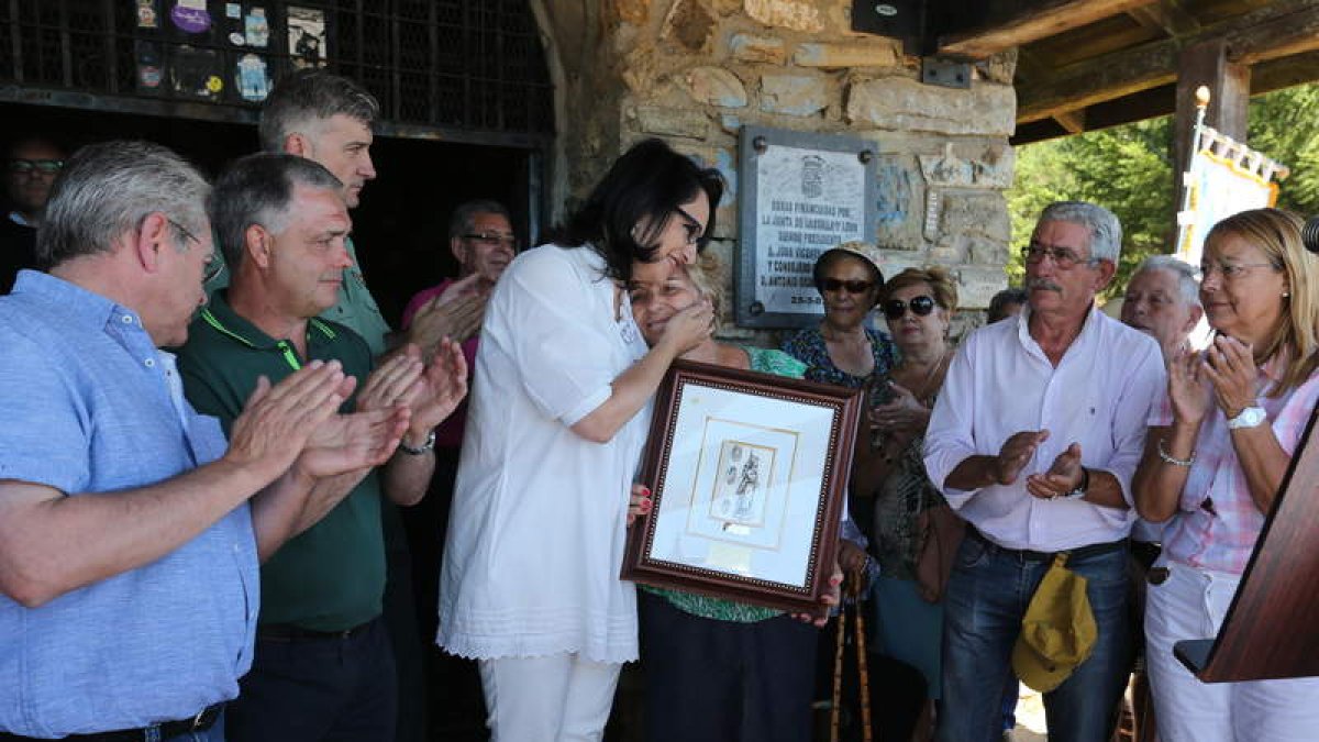 La subdelegada del Gobierno, durante el acto de entrega del reconocimiento. ANA F. BARREDO