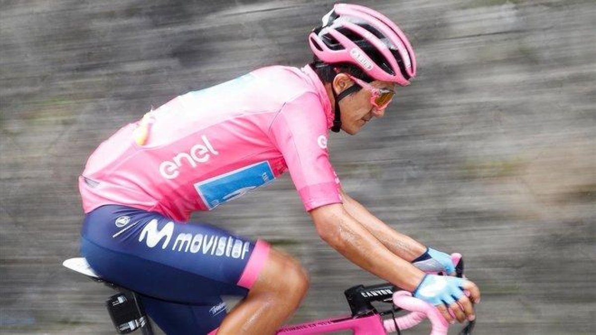 Richard Carapaz, este jueves, durante la 18ª etapa del Giro.