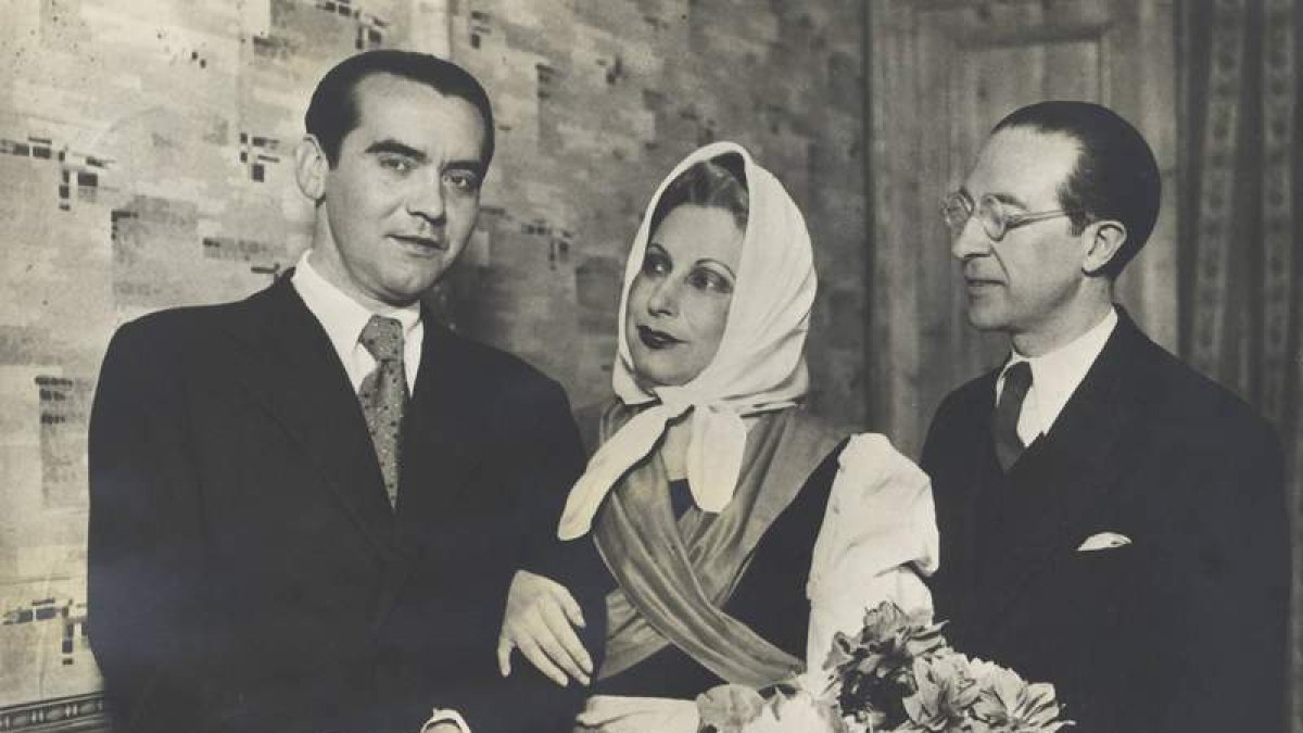 Lorca con Rivas Cherif y Margarita Xirgú