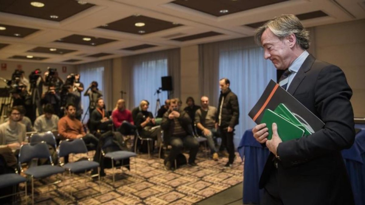 García Pitarch, tras la rueda de prensa celebrada tras presentar su dimisión como director deportivo del Valencia.