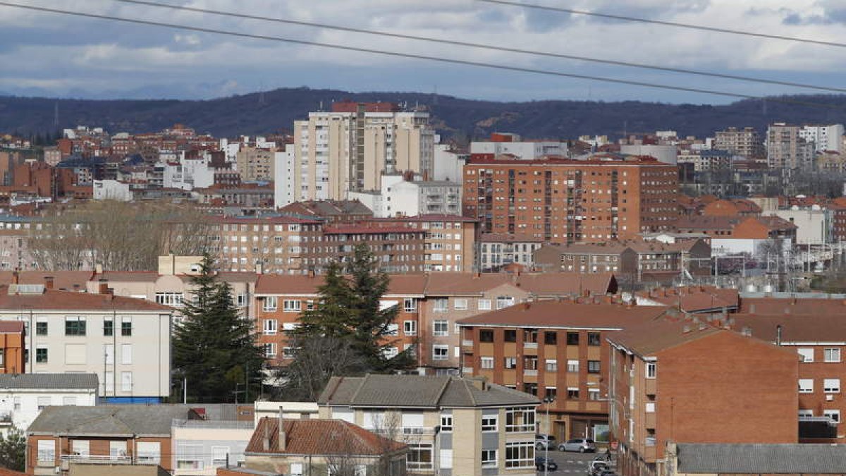 Los administradores de fincas calculan que en la capital hay más de 20.000 edificios. RAMIRO