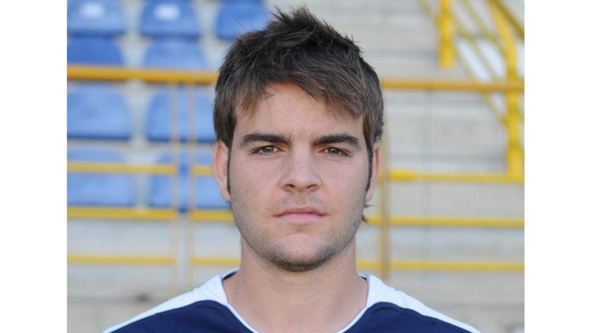Viola deja de ser futbolista para dedicarse al arbitraje.