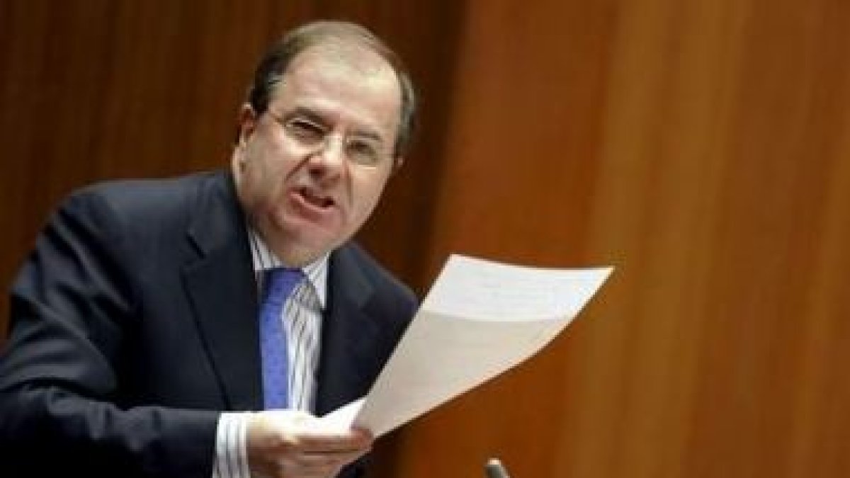El presidente de la Junta, Juan Vicente Herrera, en un momento de su intervención en el Pleno de las