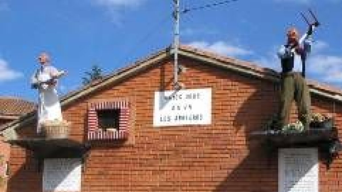 La estampa típica de los mayos llena estos días las localidades de la provincia