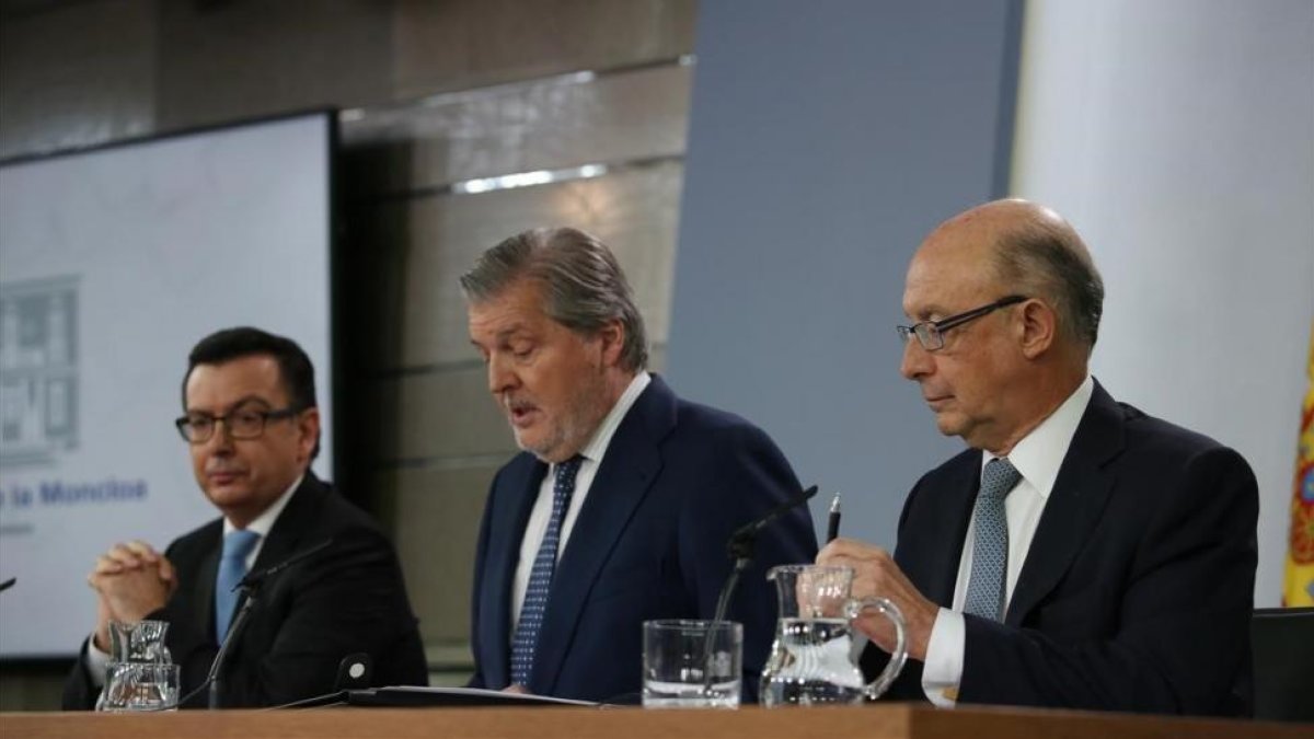 Escolano, Méndez de Vigo y Montoro, en la rueda de prensa de este viernes.