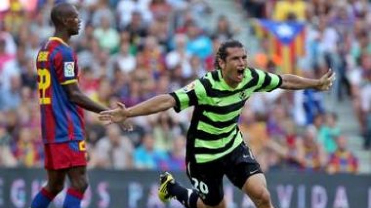 El delantero paraguayo Nelson Valdez celebra su segundo gol en el Camp Nou.