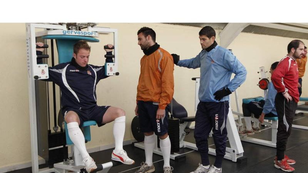 La plantilla de la Cultural volvió ayer a los entrenamientos para preparar el partido del 5 de enero ante el Burgos Promesas.