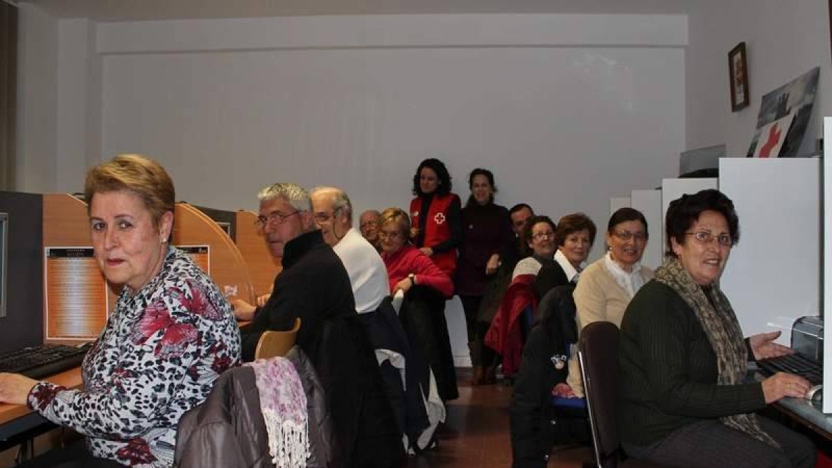 Curso de informática para mayores que en estos momentos se imparte en el cibercentro.