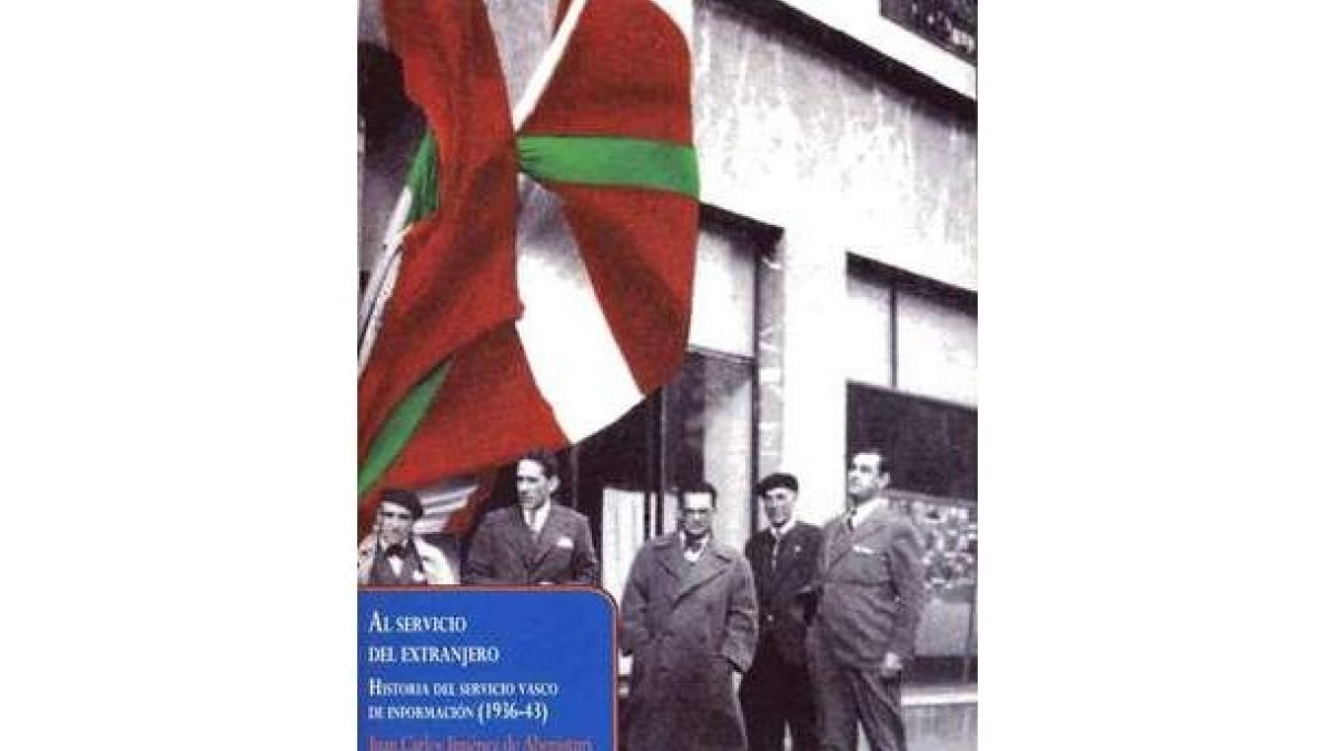 El lendakari José Antonio Aguirre, en el centro, creó en 1937 el Servicio Vasco de Información (SVI)