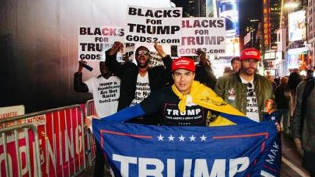Seguidores de Donald Trump en el Times Square de Nueva York.