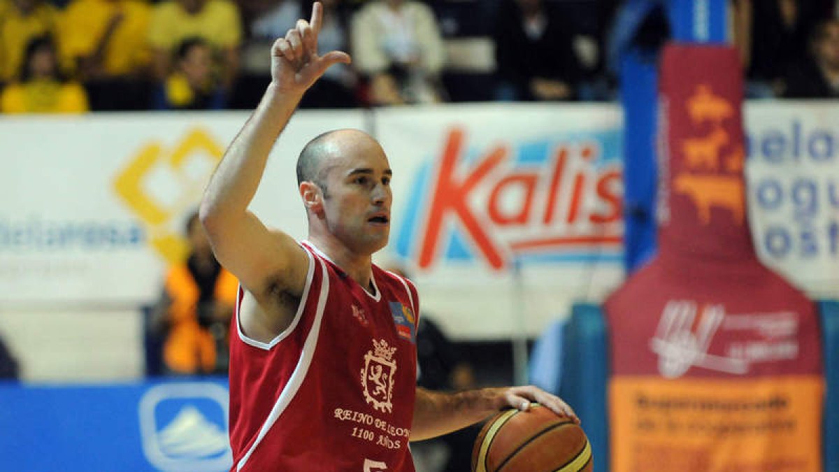 Juanjo Bernabé vuelve tras recuperarse de su lesión para ayudar al equipo de De Grado.