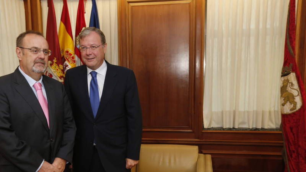 El consejero y Silván se reunieron a primera hora.