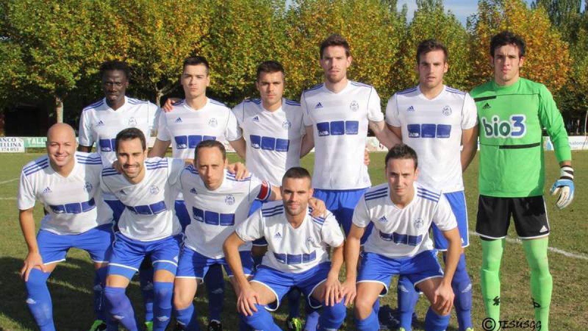 Formación del equipo del Flores del Sil que milita en la 1.ª División Provincial de Aficionados.