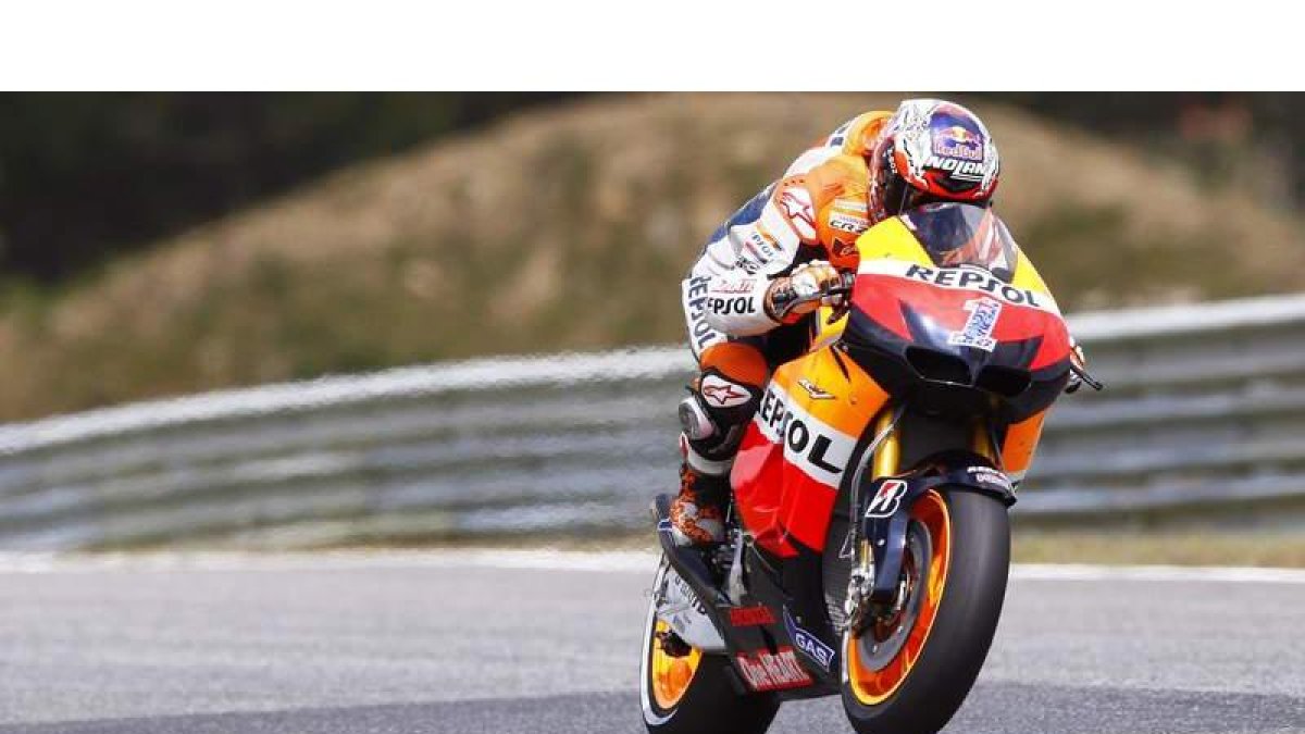Stoner dominó la sesión cronometrada por delante de Pedrosa.