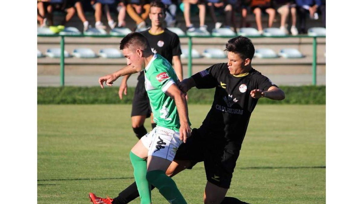 Diego trajo de cabeza a la defensa zamorana durante varias fases de la primera mitad.