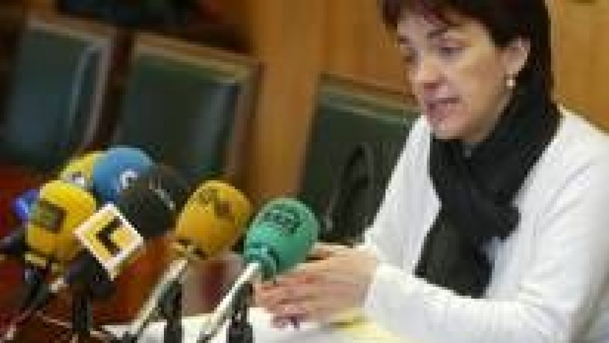 La concejala de Bienestar Social, Covadonga Soto, en un momento de la rueda de prensa