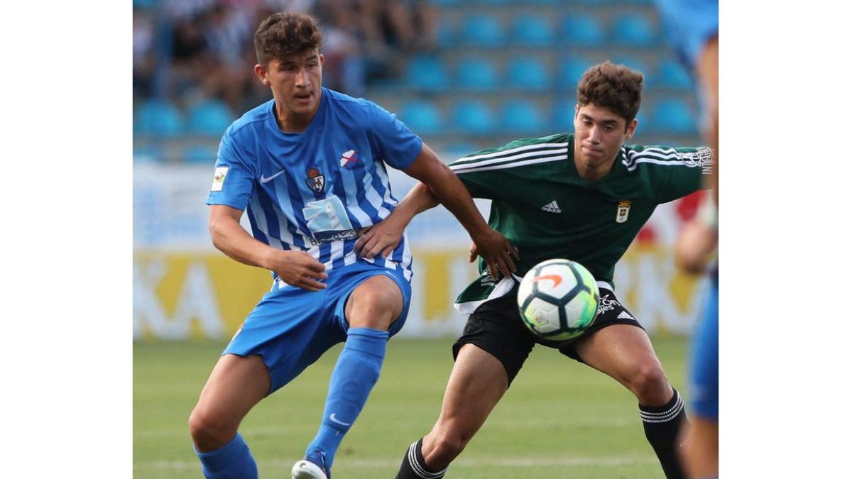 Saúl se ha asentado en el equipo titular deportivista. L. DE LA MATA