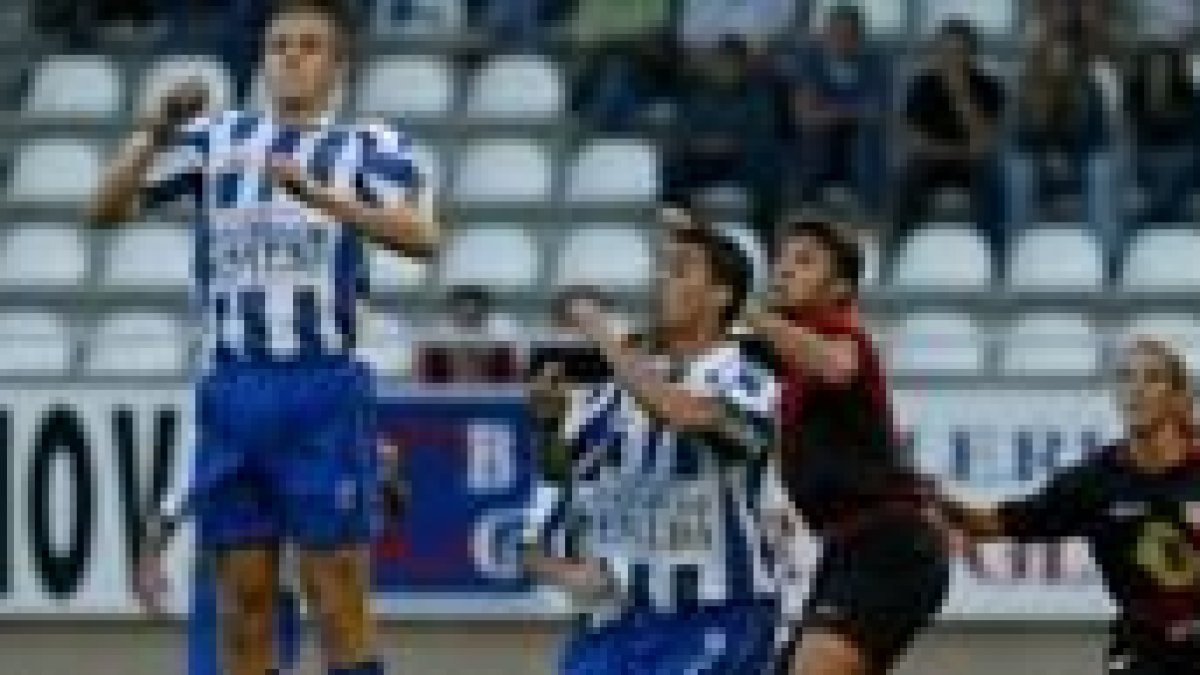 Igor González y Alejandro, dos de las novedades del equipo blanquiazul