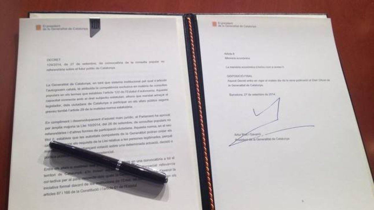 El decreto de convocatoria de la consulta, firmado por Artur Mas este sábado.