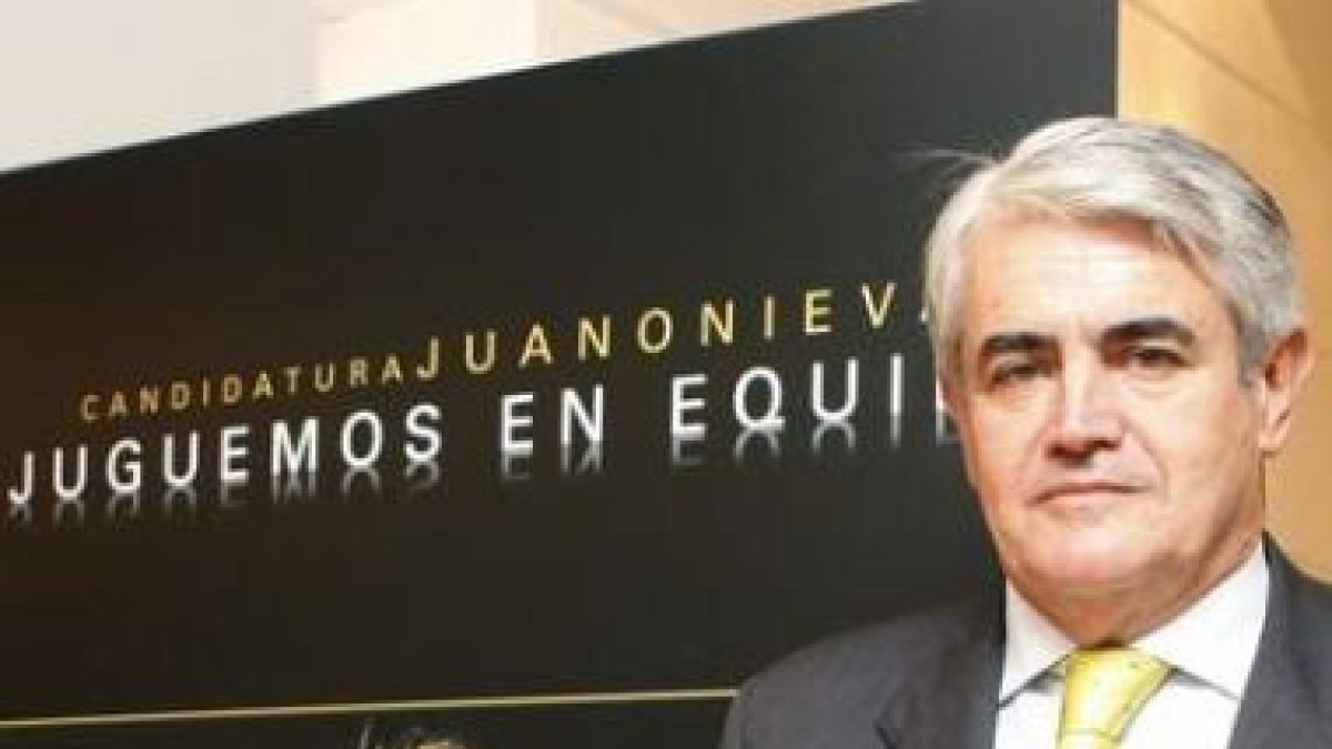 Juan Onieva ayer, durante la presentación de su candidatura a las elecciones al Real Madrid