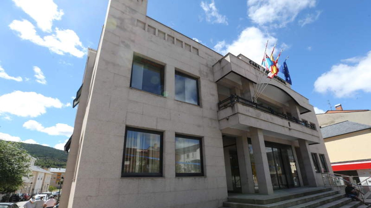 La Casa Consistorial de Fabero. ANA F. BARREDO