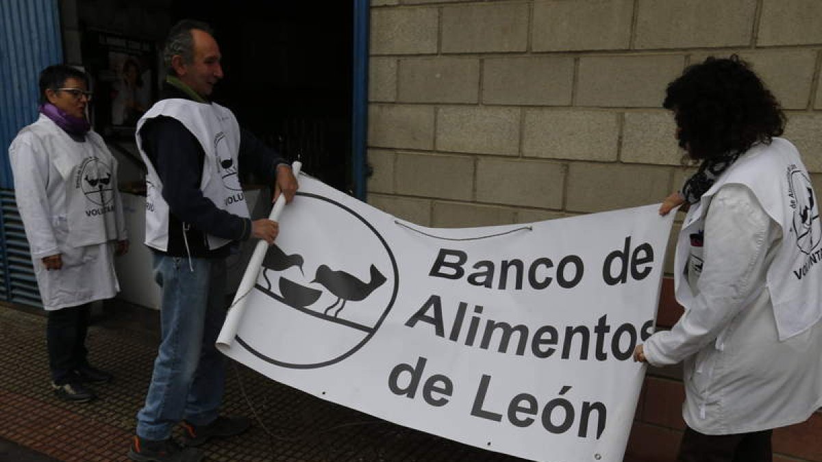 Las personas voluntarias del Banco de Alimentos se preparan para la Gran Recogida