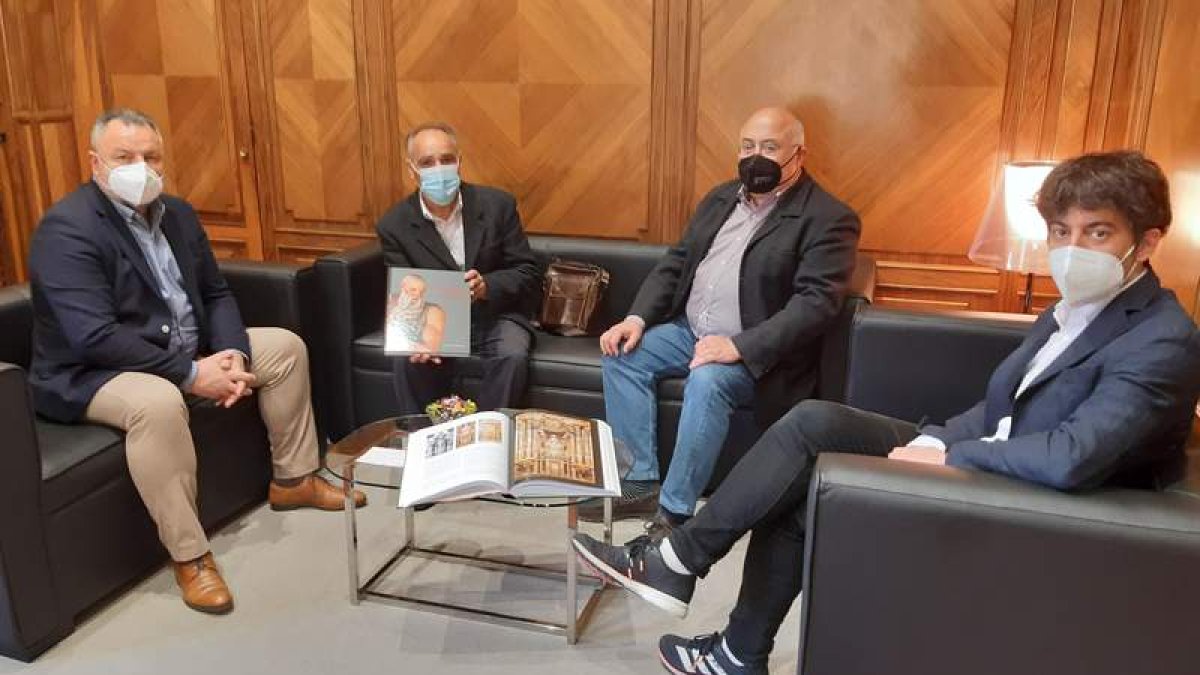 Morán, Perandones, García Fuertes y López Presa, ayer durante el encuentro. DL