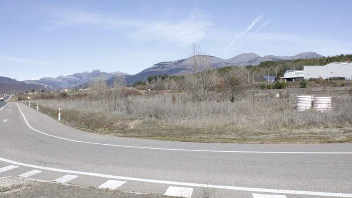 Terrenos de suelo dotacional del polígono de Vidanes destinados al parque de bomberos CAMPOS