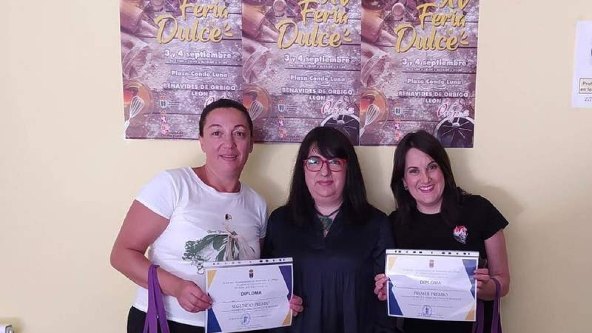 Smolianova Svitlana, la edil Belén Rodríguez, y Sandra Silván. DL