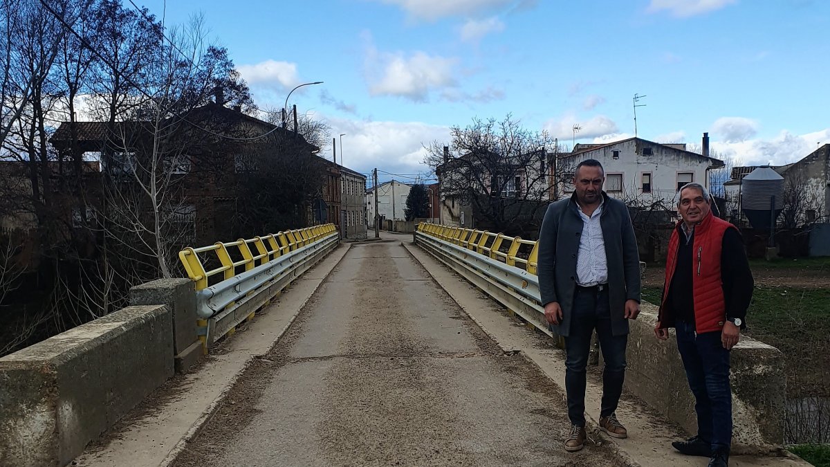 La Diputación destinará 500.000 euros a la construcción del nuevo puente. DL