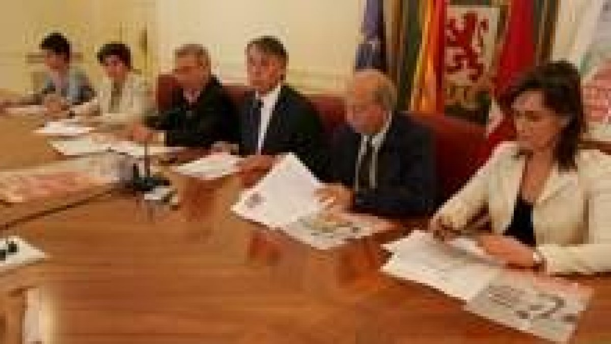 Presentación ayer de las bibliopiscinas de Sáenz de Miera y La Palomera