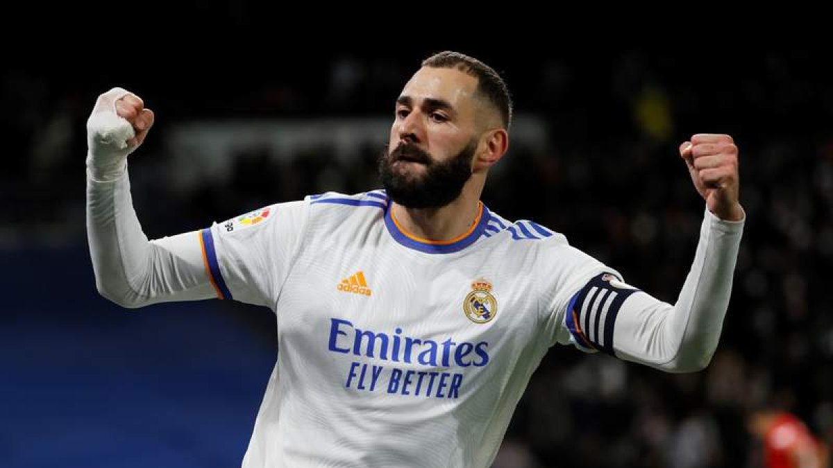 Benzema se ha convertido en el máximo goleador del Madrid y en su principal arma ofensiva. BALLESTEROS