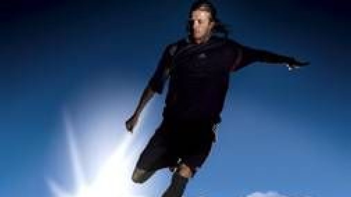 David Beckham se ejercita para mejorar su porcentaje de acierto