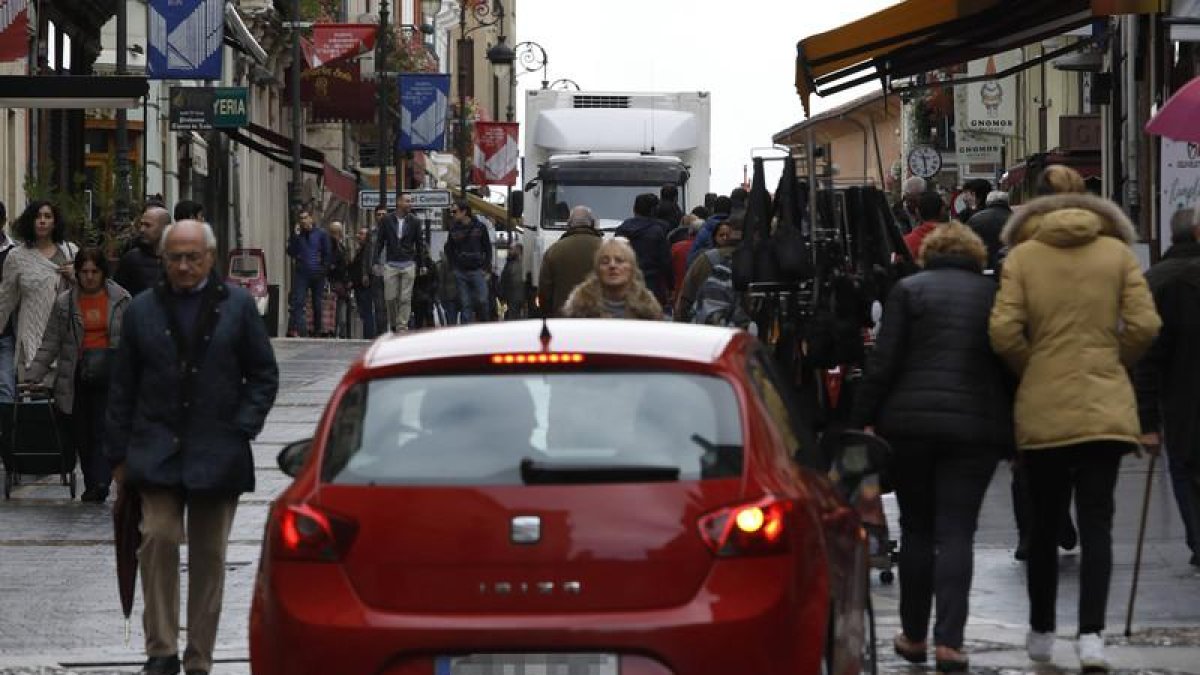 La Calle Ancha es una de las que más tráfico suma. MARCIANO PÉREZ