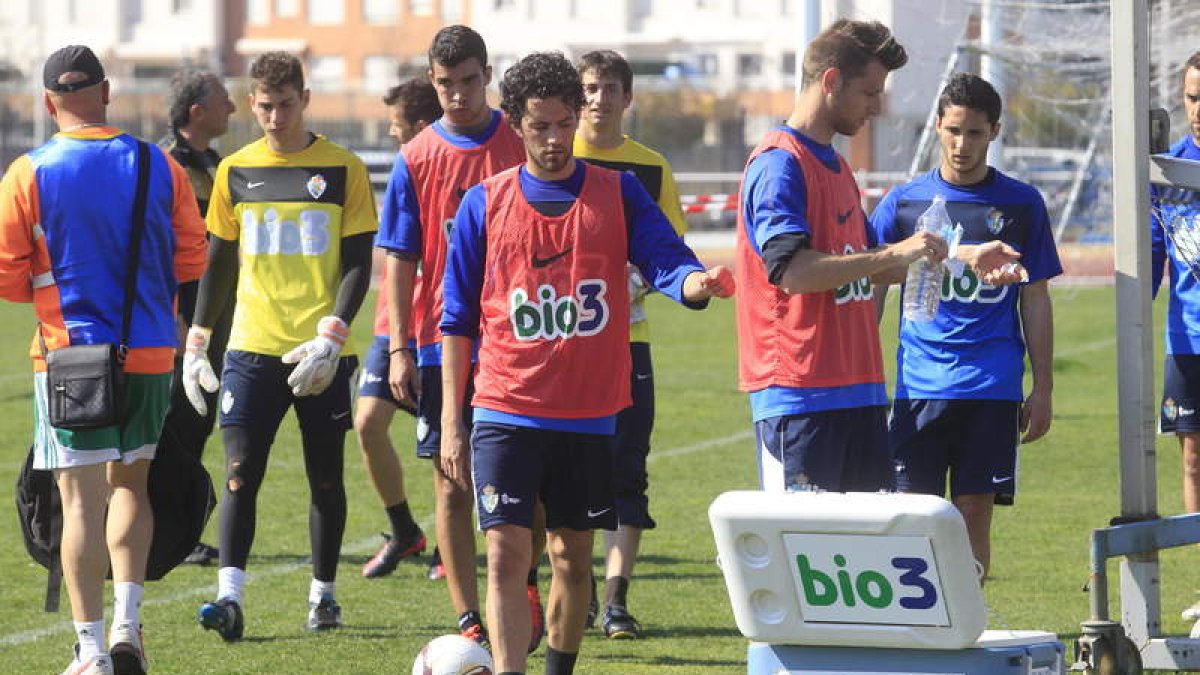 Mateo notó molestias en la parte final del entrenamiento del miércoles en El Toralín.