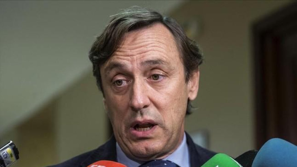 El portavoz parlamentario del PP, Rafael Hernando, en una foto reciente en los pasillos del Congreso.