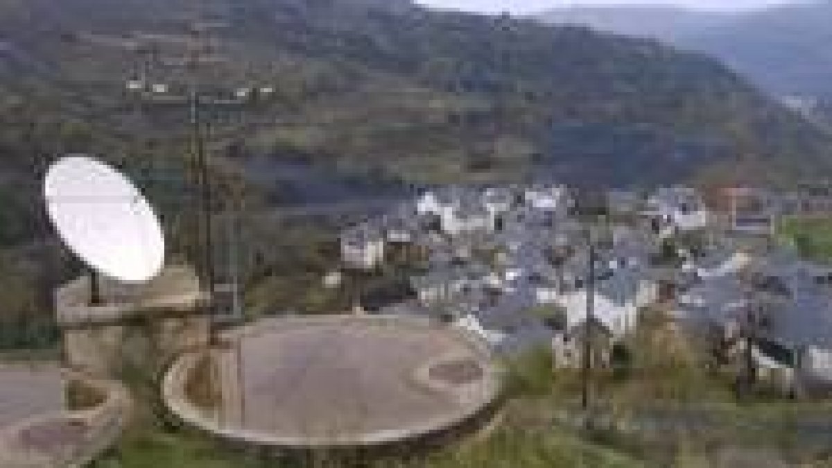 Los vecinos del Bierzo Alto también quieren ver bien la señal de la TVG