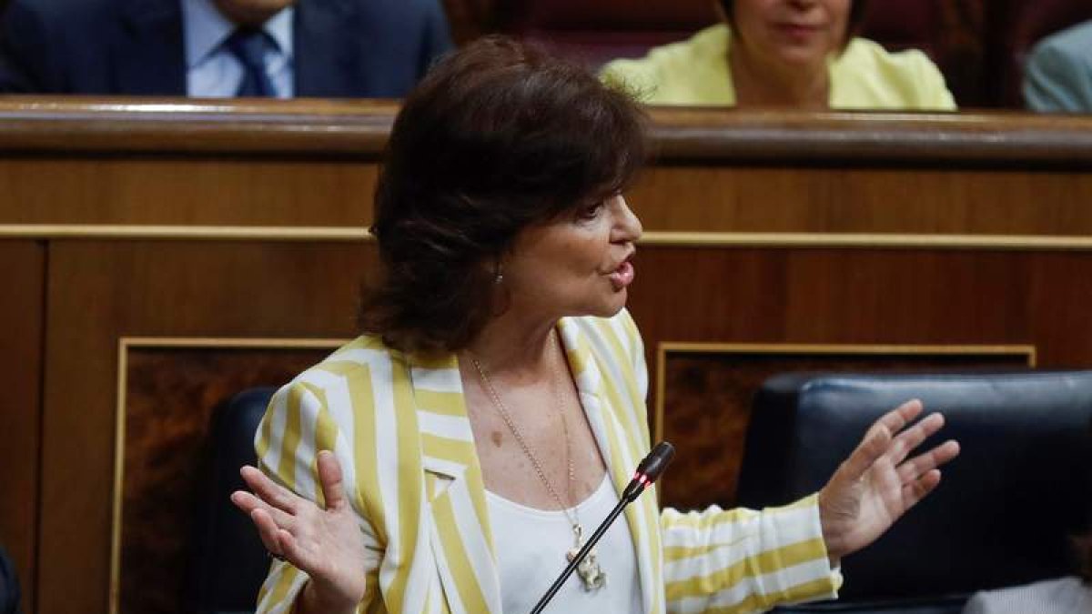 Carmen Calvo, ayer en el Congreso. EMILIO NARANJO